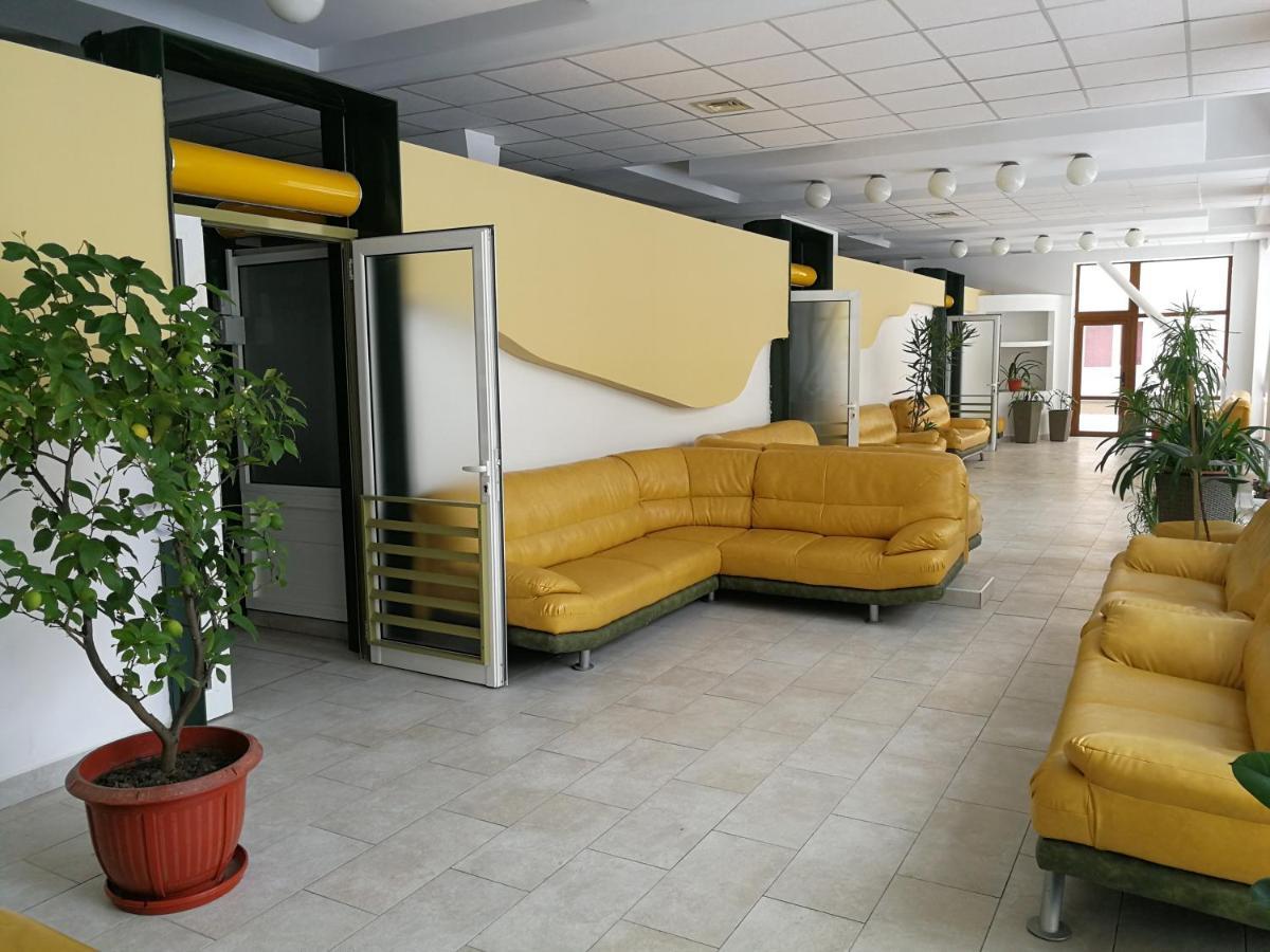科瓦斯纳 Complex Balnear Cerbul酒店 外观 照片