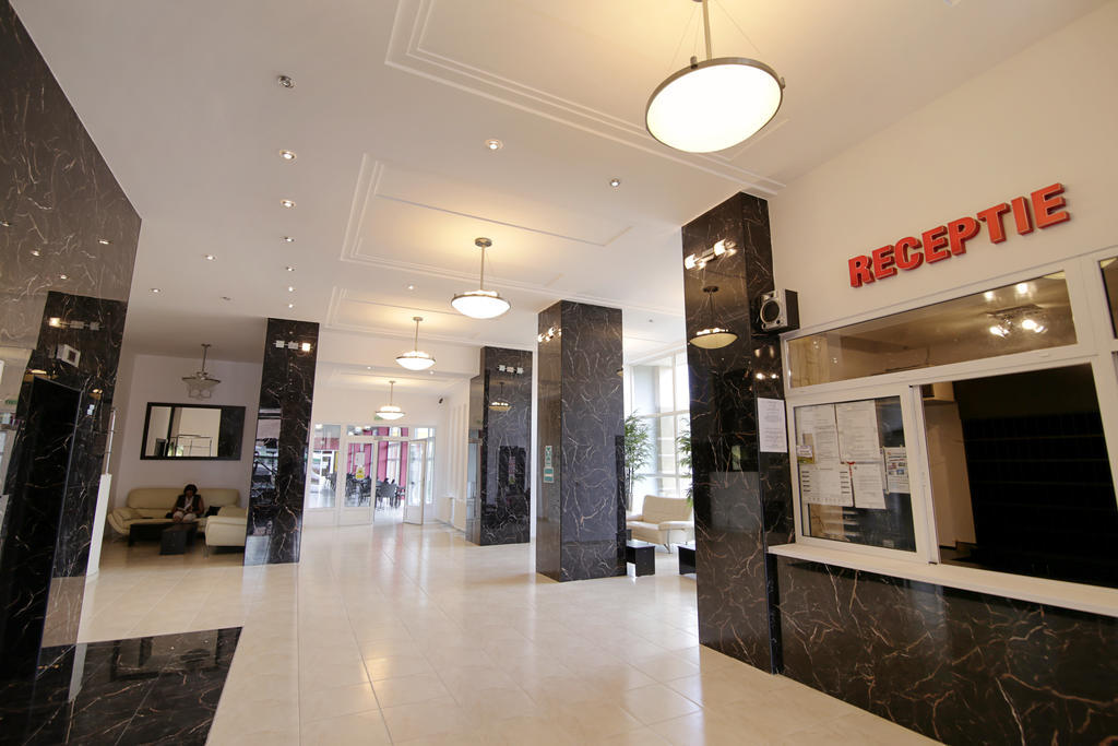科瓦斯纳 Complex Balnear Cerbul酒店 外观 照片