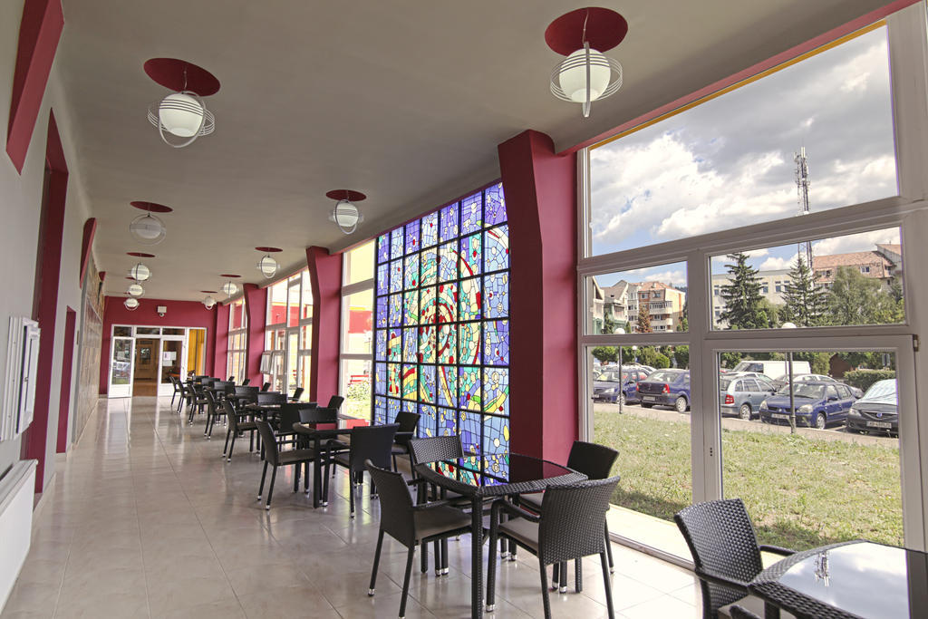 科瓦斯纳 Complex Balnear Cerbul酒店 外观 照片